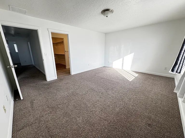 3891 W Cold Pond Ave — Photo 5