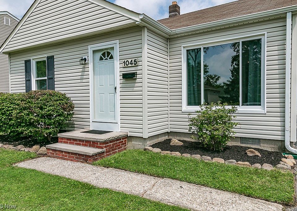 1045 E 331st St, Eastlake, OH 44095 | Zillow
