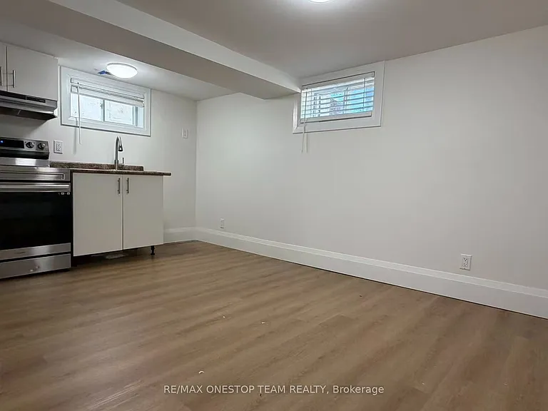 28 Cambrai Ave — Photo 11