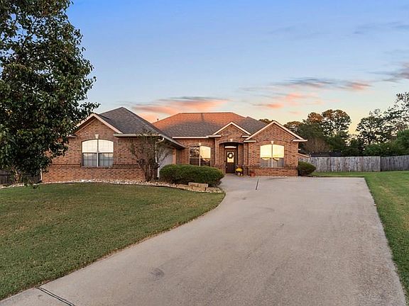 2nd image of 415 Meadowridge Cir