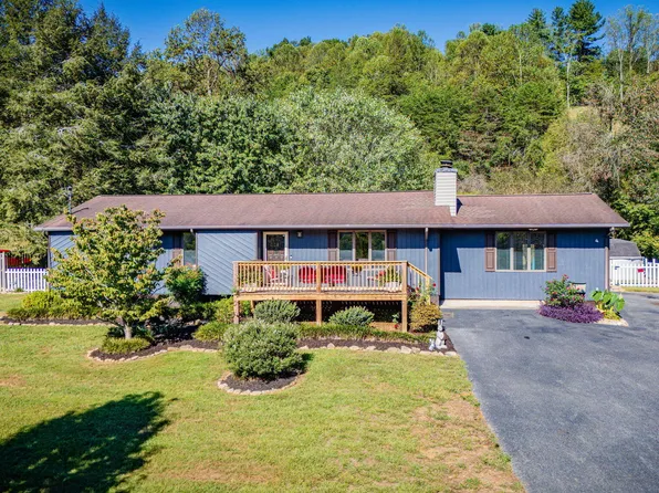 518 Windsor Forest Dr, Kingsport, TN 37663