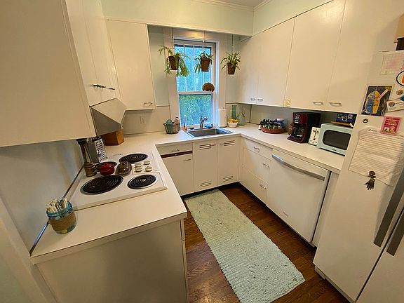 main house kitchen