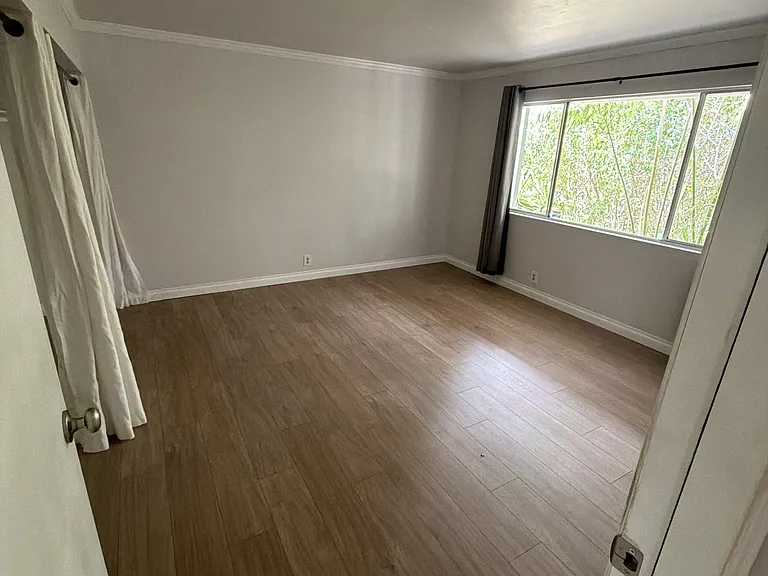 9303 Crest Dr — Photo 25