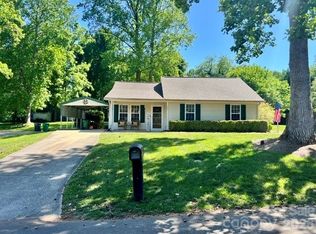 5821 Rowan Way, Charlotte, NC 28214