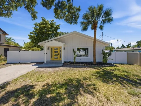 8452 6th St N, Saint Petersburg, FL 33702