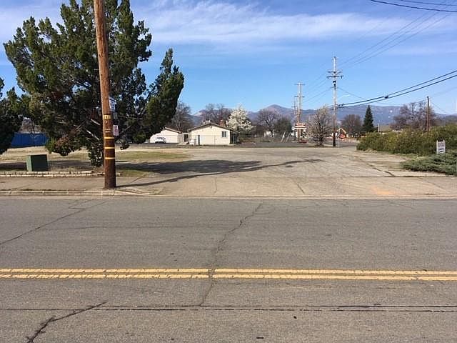 1st image of 960 Lake Blvd