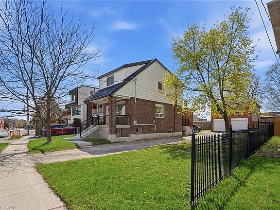 3rd image of 1049 Glencairn Ave