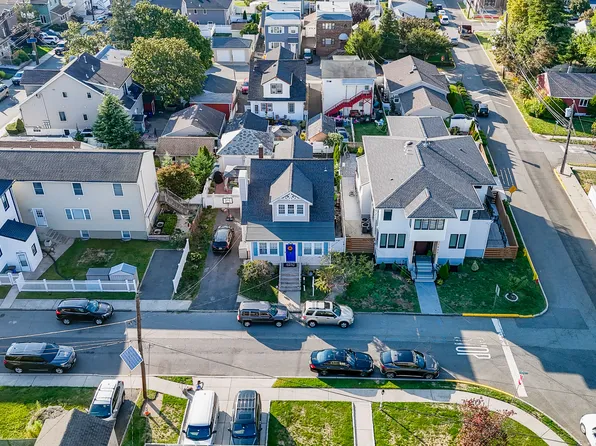 1041 Stonewall Lane image 9 of 48