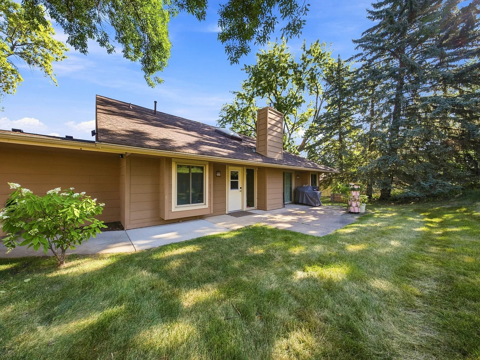 Tamarin Trail, Golden Valley (2133) LS JS1 - 1 — Photo 1