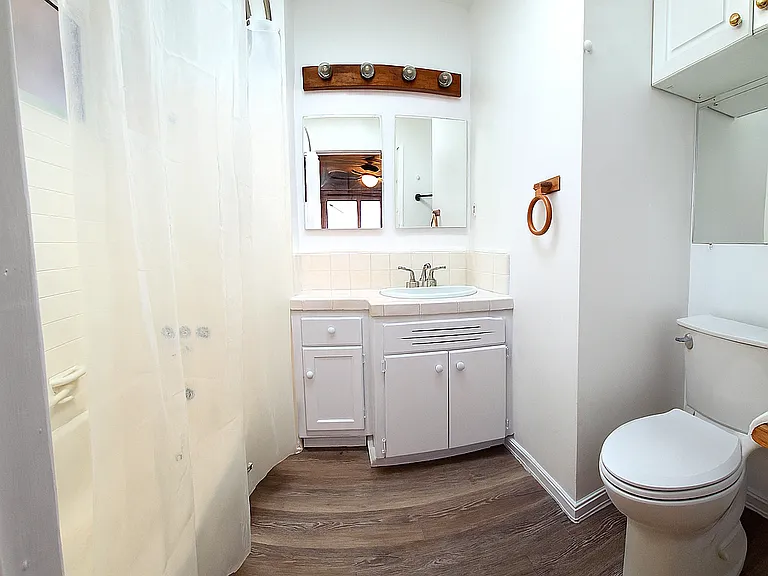 2542 Clarke Ave — Photo 5