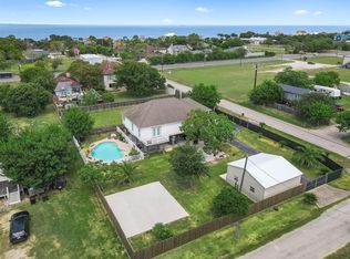 218 24th St, San Leon, TX 77539