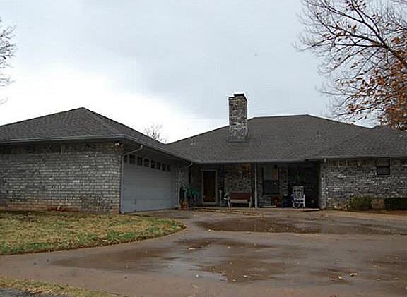 2nd image of 1504 Sherwood Dr