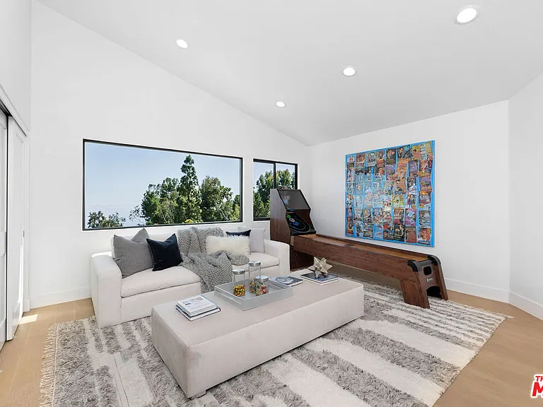 23458 W Moon Shadows Dr — Photo 21