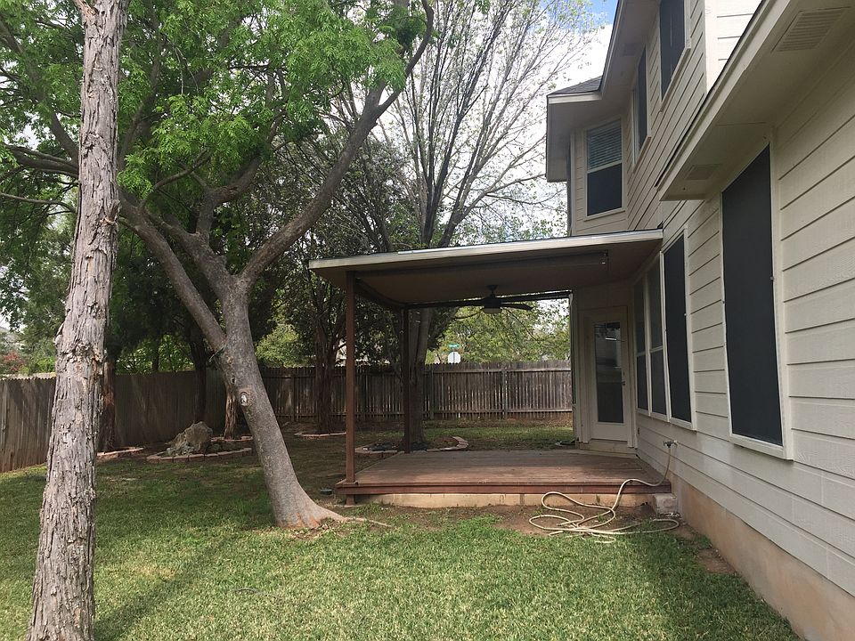 2nd image of 1101 Deer Horn Cv
