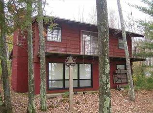 4463 Lakeview Dr, Interlochen, MI 49643