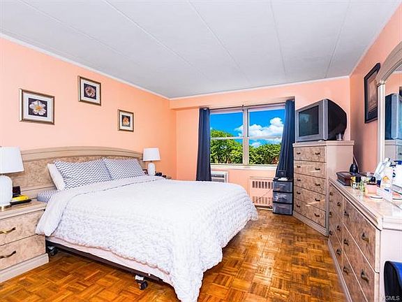 3rd image of 11 Park Ave APT 5W