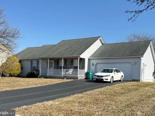 123 Derby Dr, Hanover, PA 17331