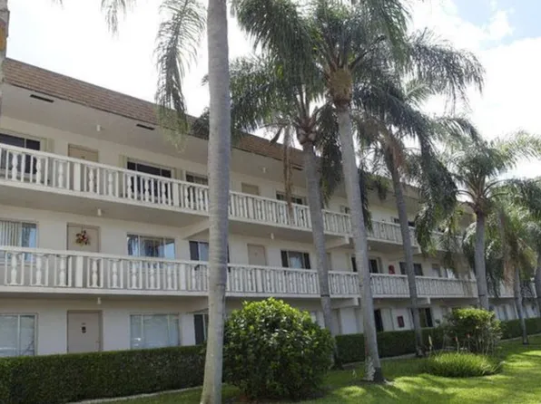 2200 Springdale Boulevard #203, Palm Springs, FL 33461
