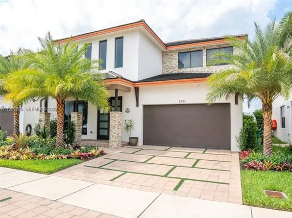 8981 NW 154th Ter, Hialeah, FL 33016