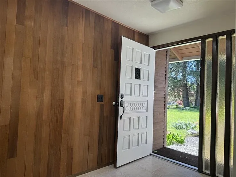 15405 SE Fairwood Blvd — Photo 2