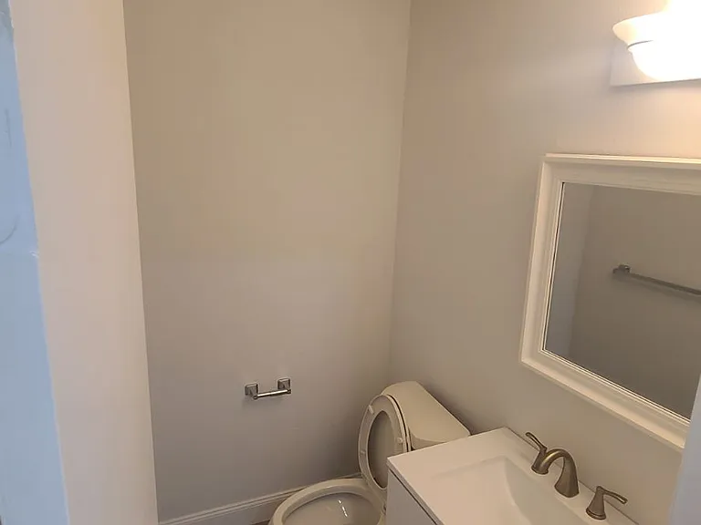 1341 Gordon St — Photo 22