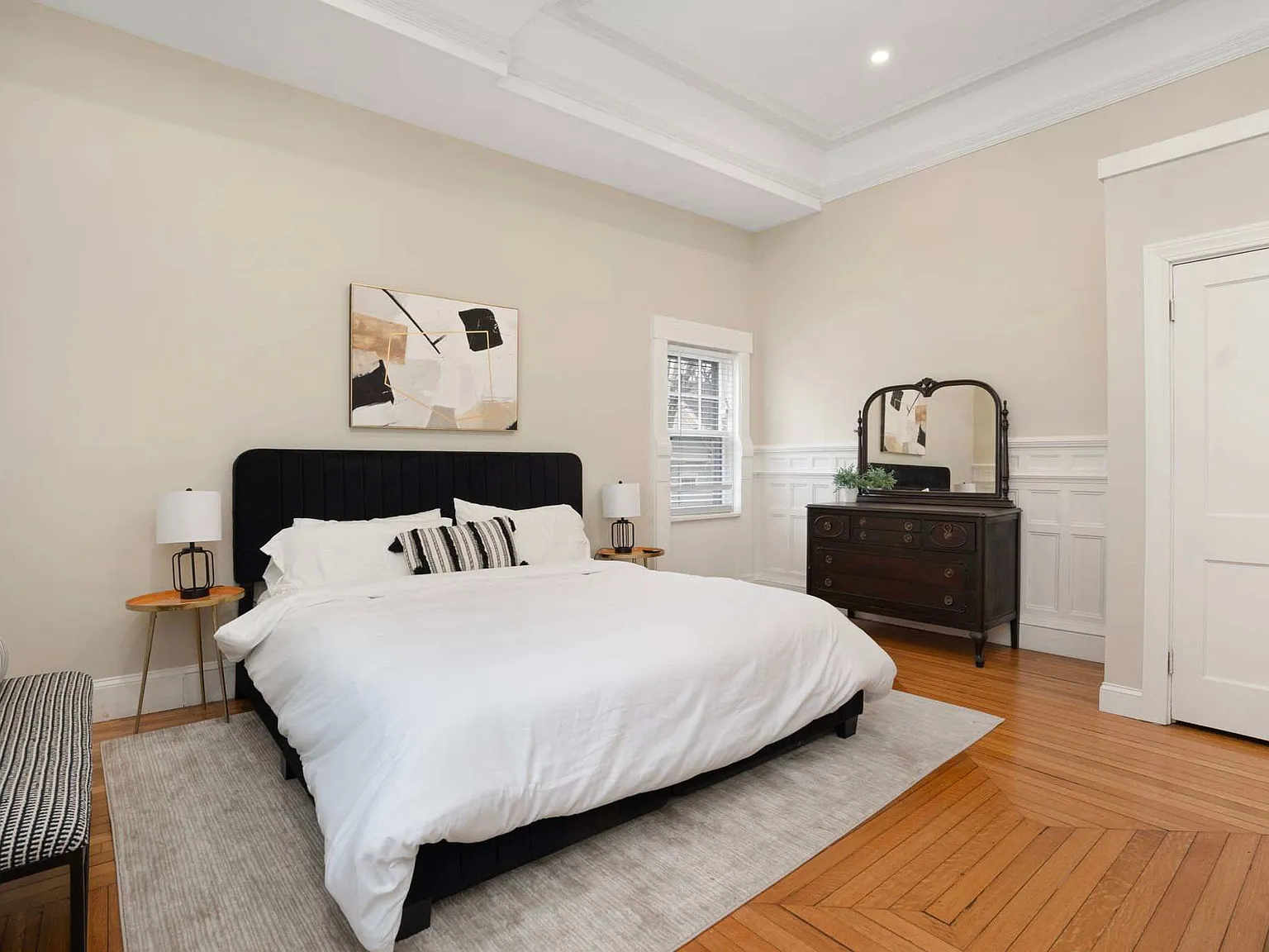 2 bed, 1372 sqft, $4,000 — Photo 2
