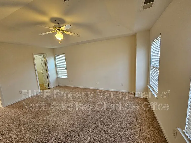 4423 Cades Cove Dr — Photo 16