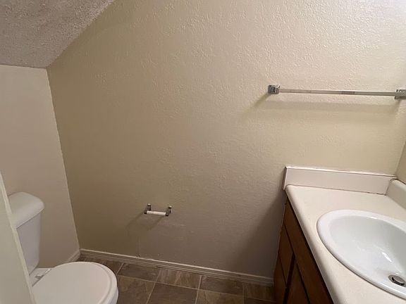 4th image of 4301 Yorkshire Dr #34
