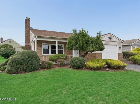 15 Buckingham Drive N, Manchester, NJ 08759