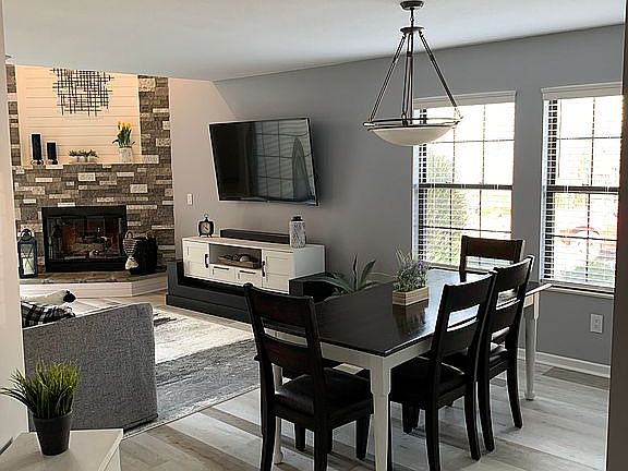 3rd image of 4036 Saint Andrews Ct APT 2