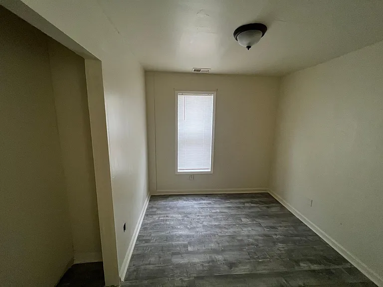 1328 Camden Ave — Photo 8