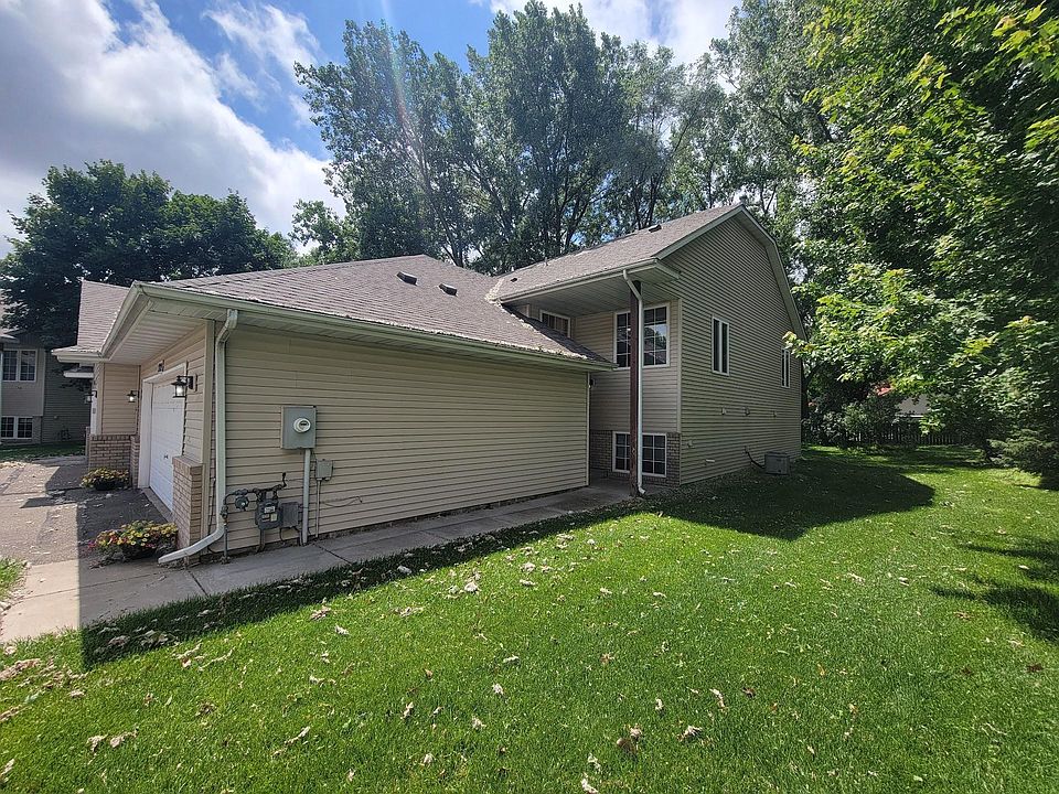 1st image of 2729 Parkhaven Ct N