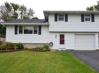 26 Downsview Dr, Rochester, NY 14606