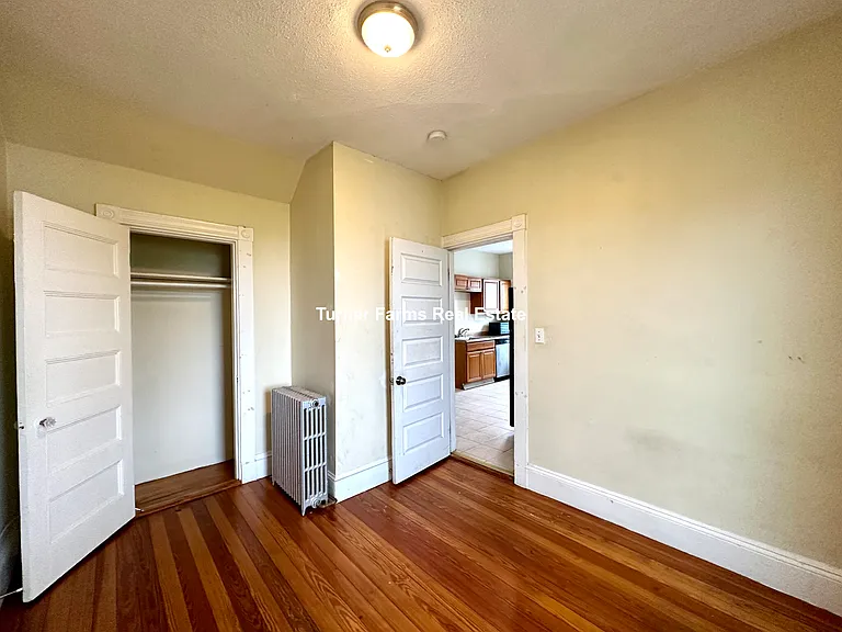 692 Columbia Rd #3R — Photo 9