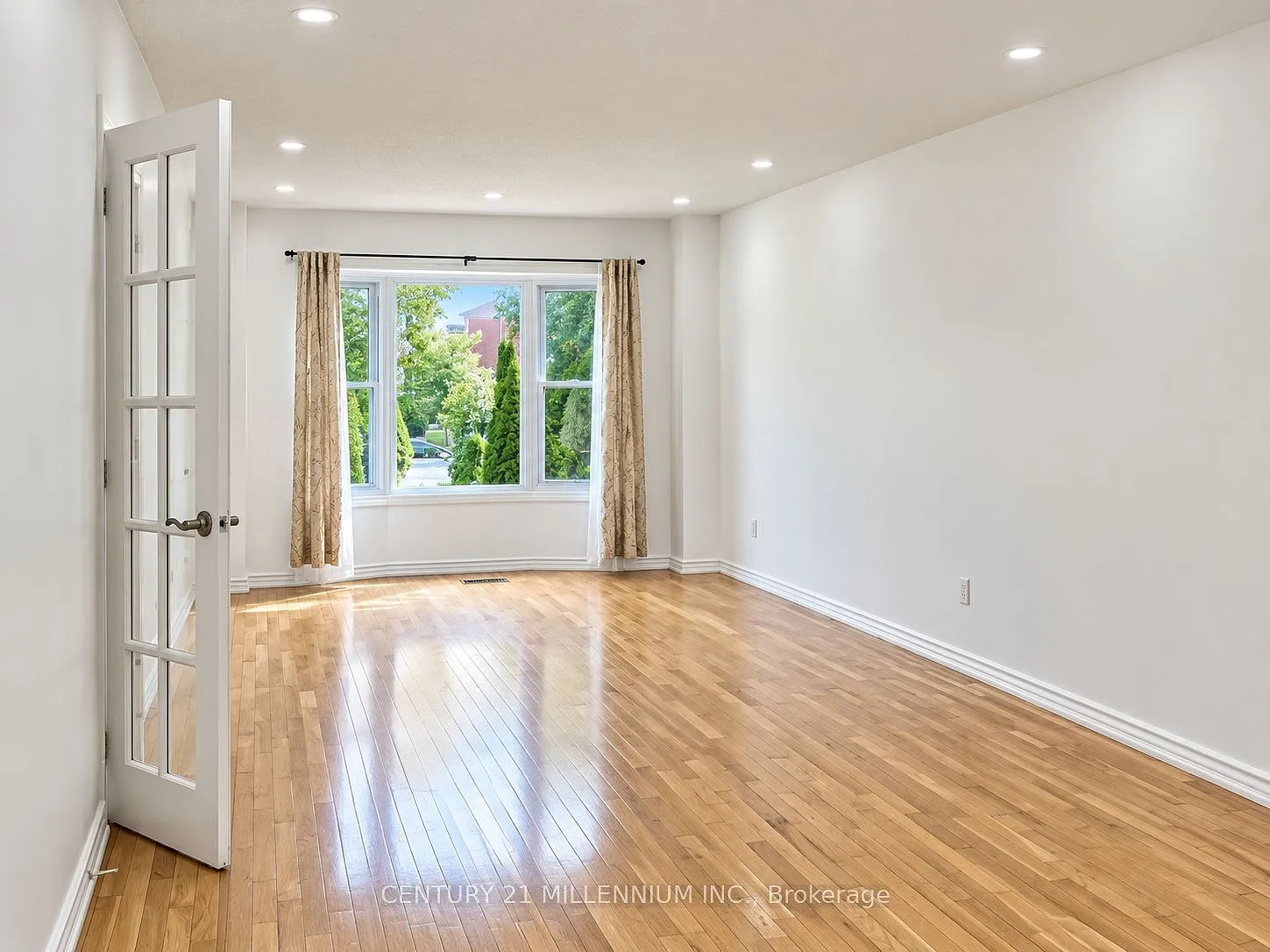 4 bed, $3,299 — Photo 2