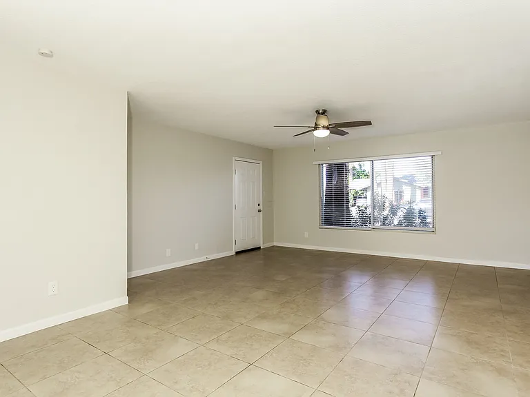 8301 E Turney Ave — Photo 4
