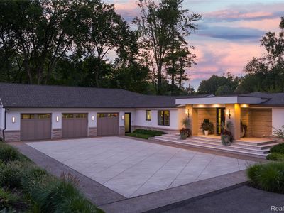 4806 Walnut Lake Rd, Bloomfield Hills, MI, 48301