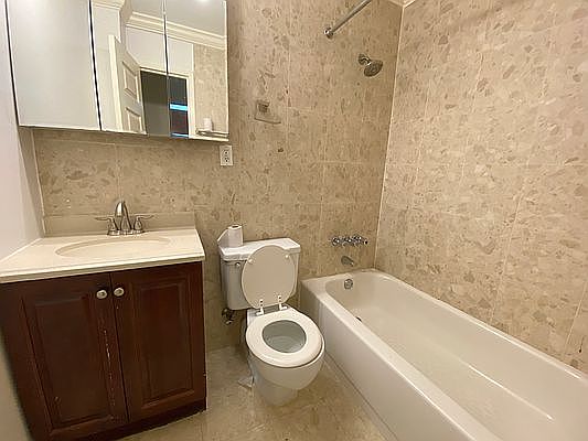 5th image of 304 W 92nd St APT 3C