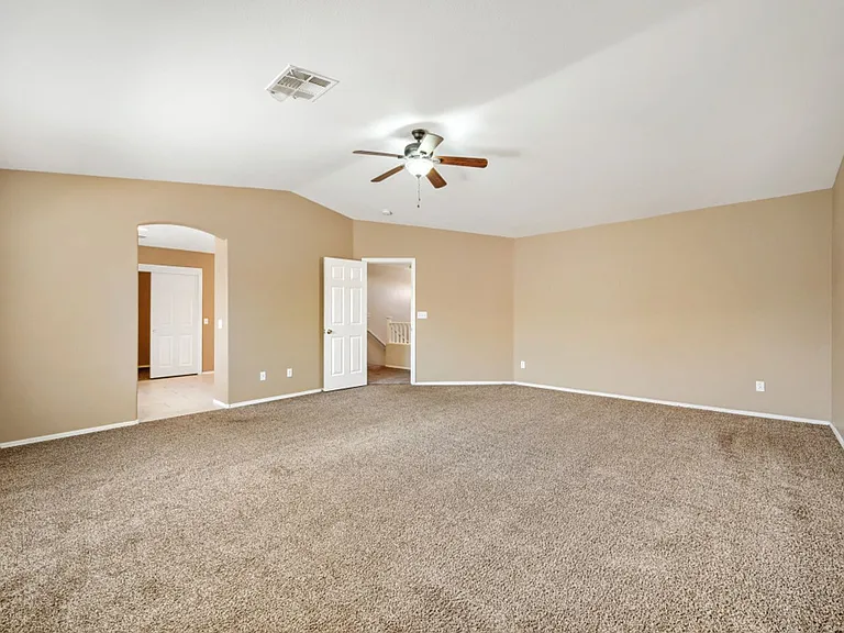 946 Saddle Horn Dr — Photo 18