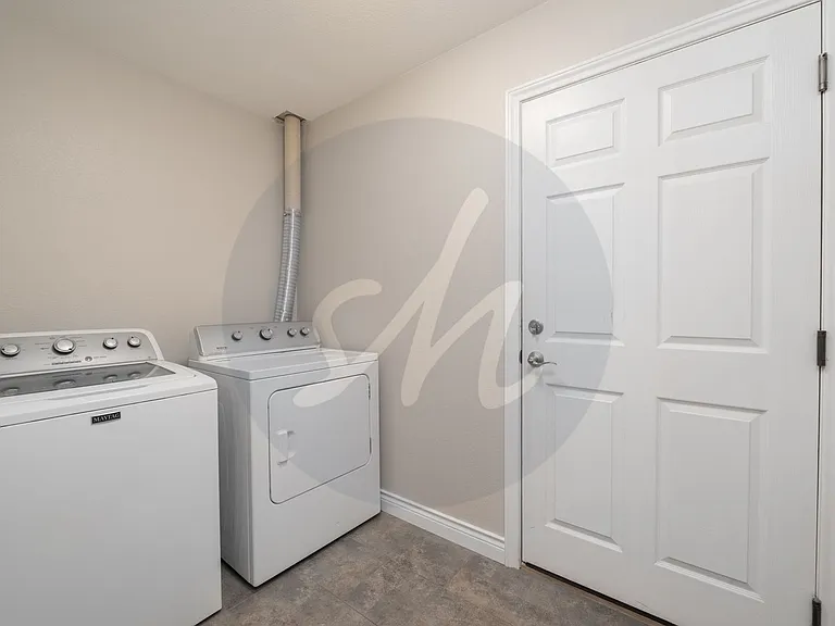 5847 New Crossings Point — Photo 17