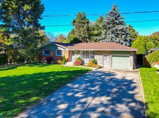 17 Old Coach Rd, Saint Catharines, ON L2N 2P4