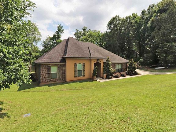 3rd image of 107 Bluff Dr