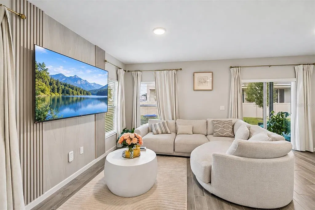 4 bed, 3.0 bath, 1802 sqft, $3,000 — Photo 4