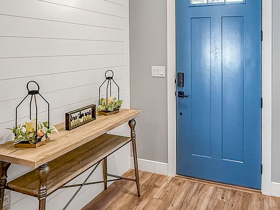 2nd image of 862 W Crystal Cir