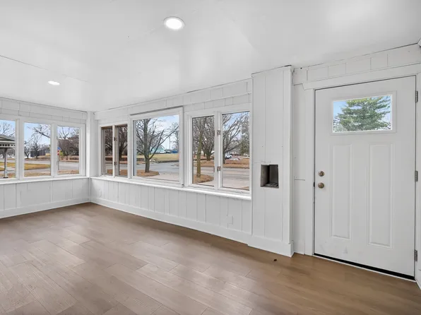 1708 1st Ave, Perry, IA 50220