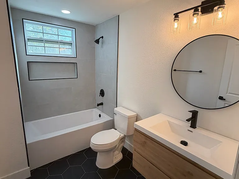 106 E Adalee St #1 — Photo 10