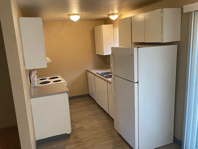 3220 Kauffman Ave #J — Photo 9