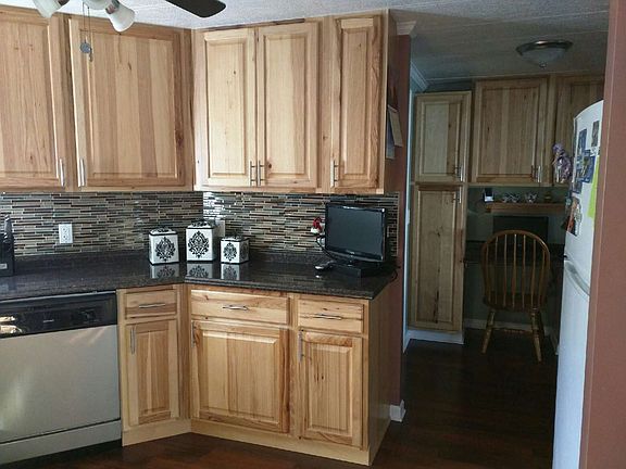 4th image of 1391 Meadow Park Dr