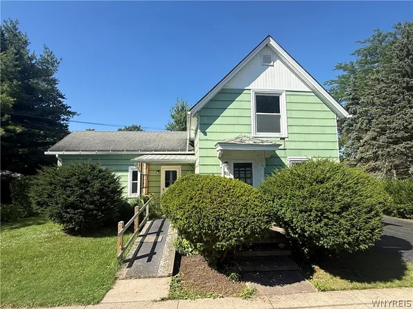283 Wilcox St, Wilson, NY 14172