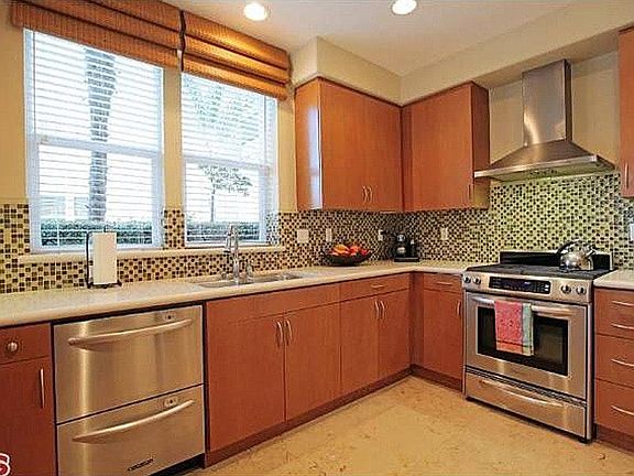 Kitchen View2